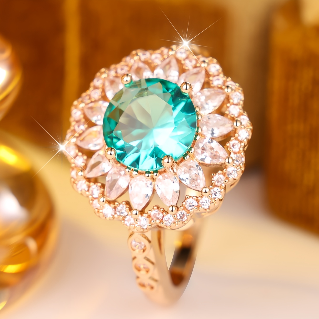 Women's Luxurious Green Round Synthetic Zirconia Fashion Ring
